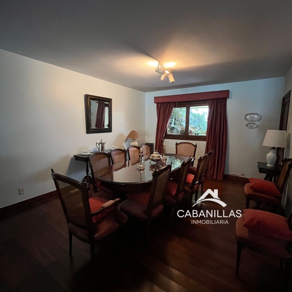 Casa de 4 Dormitorios con jardin y pileta en el Centro de Salta