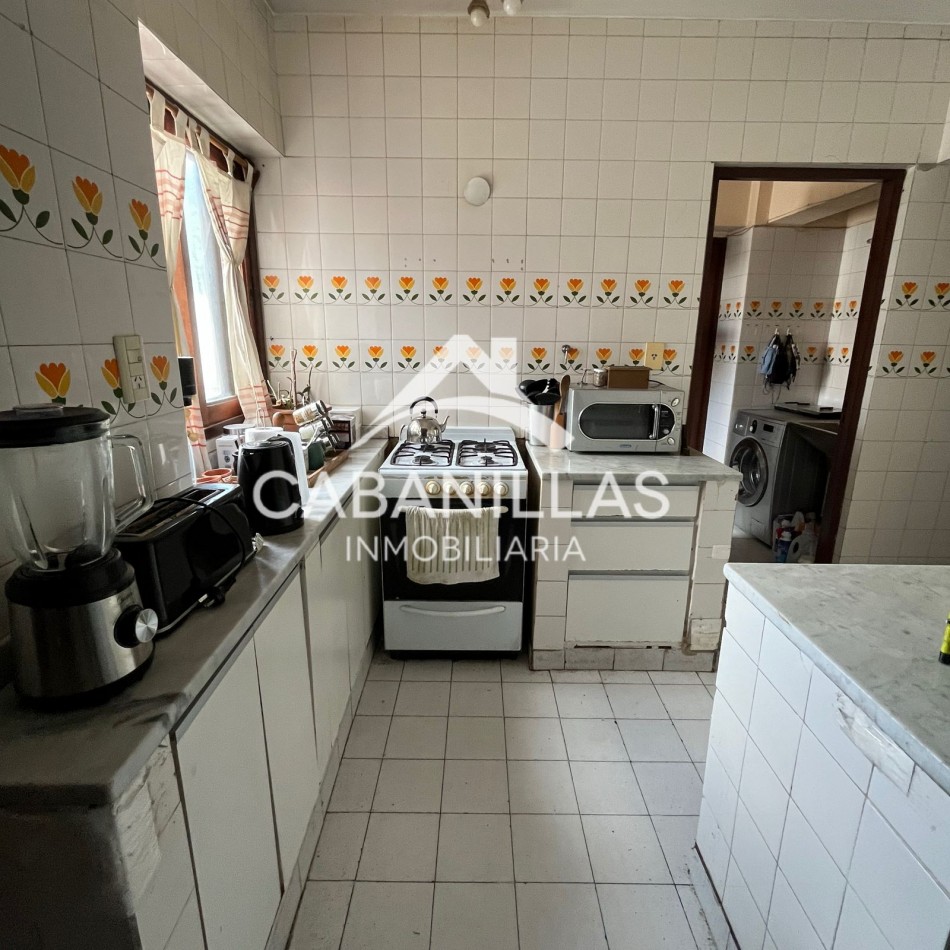 Departamento de 3 dormitorios con cochera y balcon en el Barrio Centro de la ciudad de Salta